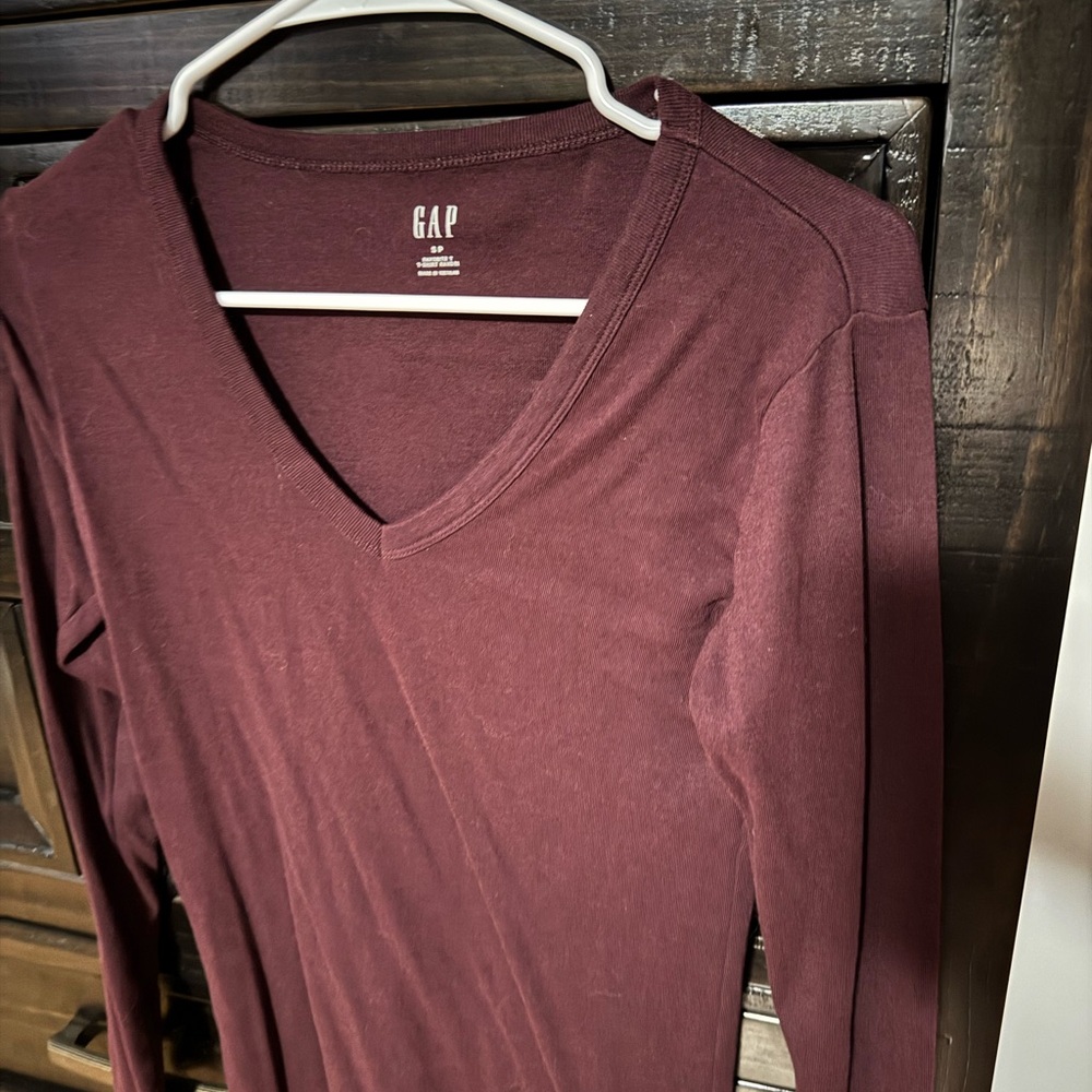 GAP Women's Maroon V-Neck Top